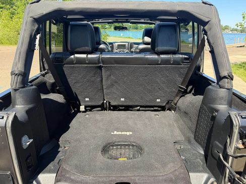 Used 2017 Jeep Wrangler Unlimited Sport AWD/4WD image 14
