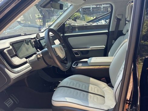 Used 2023 Rivian R1S Adventure AWD/4WD image 18