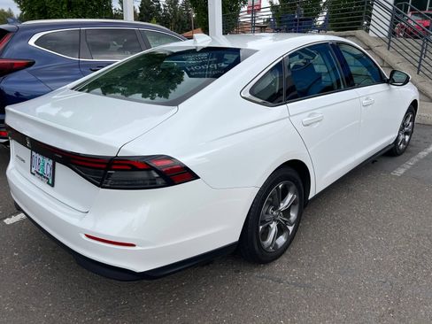Used 2024 Honda Accord EX image 4