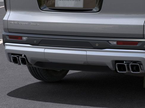 New 2025 Chevrolet Traverse LT w/ Enhanced Driving Package image 14