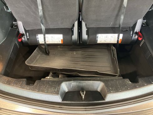 Used 2019 Ford Explorer XLT w/ Equipment Group 202A image 36