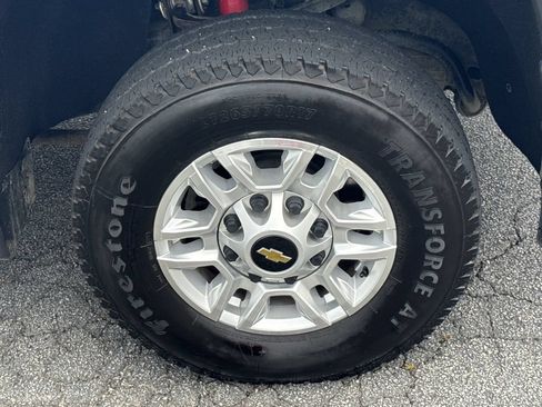 Used 2022 Chevrolet Silverado 2500 LT AWD/4WD image 12