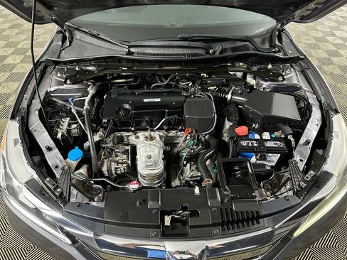 Used 2016 Honda Accord Sport image 32