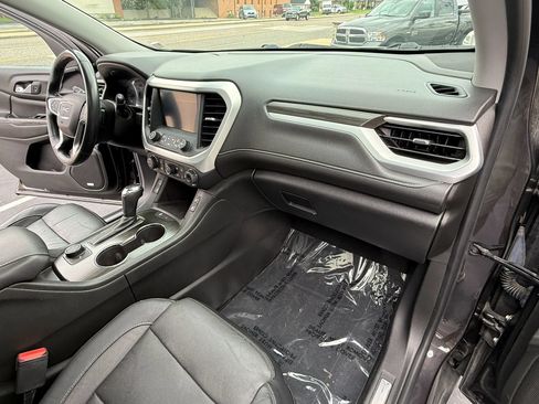 Used 2017 GMC Acadia SLT FWD image 19