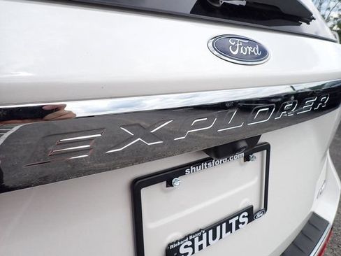 Used 2024 Ford Explorer Limited w/ Limited Technology Package AWD/4WD image 5