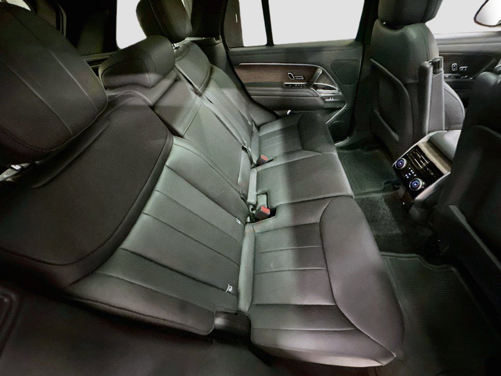 Used 2024 Land Rover Range Rover SE AWD/4WD image 28