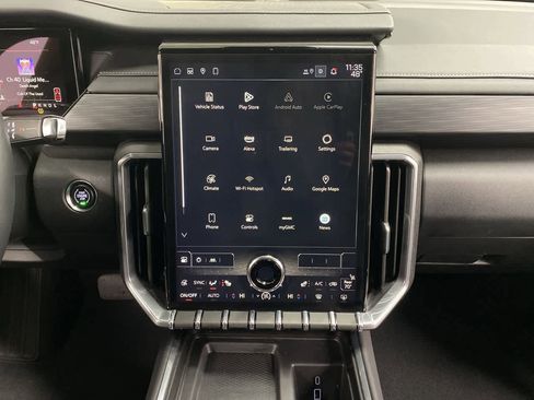 Used 2025 GMC Acadia Elevation image 23