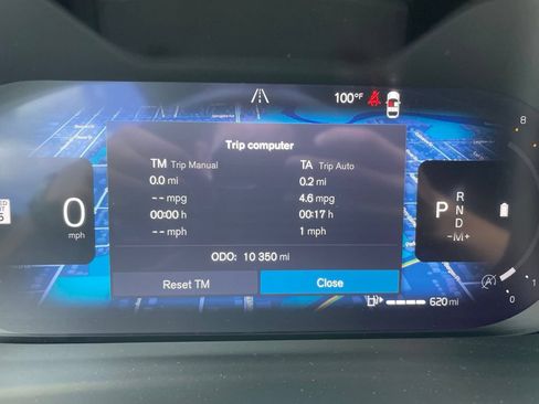 Used 2025 Volvo XC40 B5 Plus AWD/4WD image 24