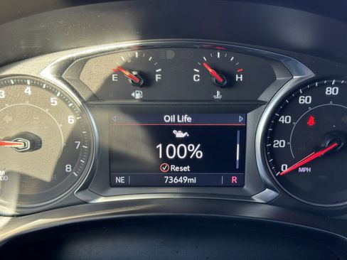 Used 2024 GMC Terrain SLT image 21