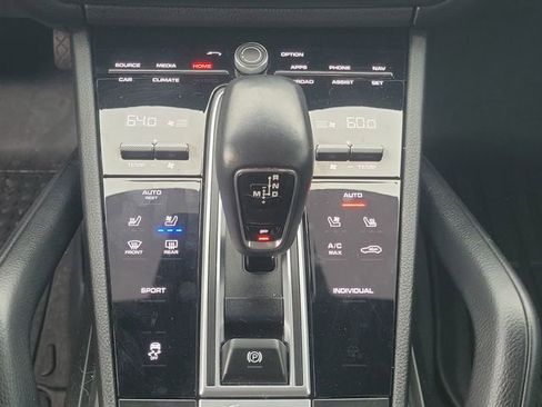 Used 2021 Porsche Cayenne AWD/4WD image 36