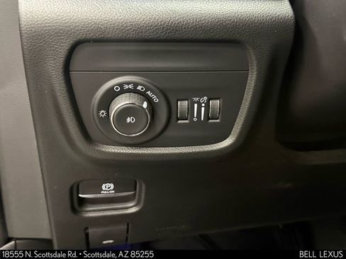 Used 2023 Jeep Grand Cherokee Summit w/ Luxury Tech Group V image 12