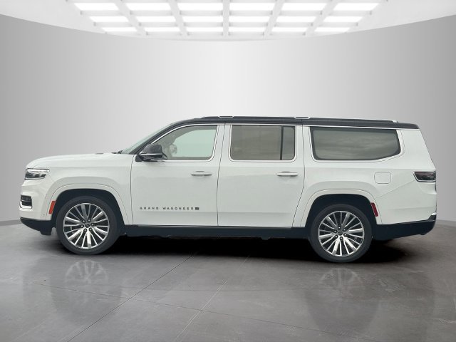 Used 2023 Jeep Grand Wagoneer L Series III w/ Rear Seat Video Group 1 AWD/4WD image 4