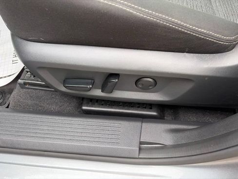 Used 2023 Nissan Rogue SV FWD image 11
