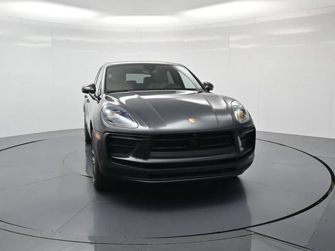 Used 2026 Porsche Macan AWD/4WD image 33