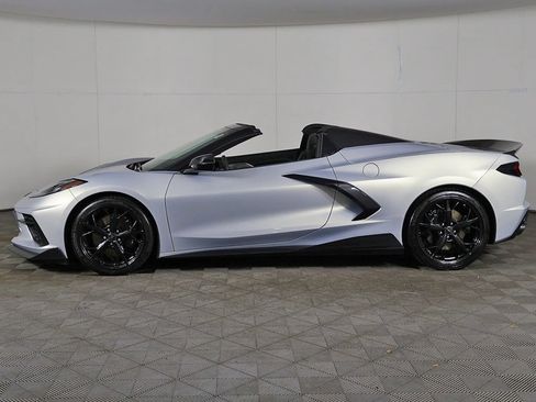 Used 2021 Chevrolet Corvette Stingray Premium Conv w/ Z51 Performance Package RWD image 20