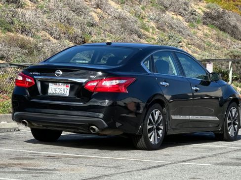 Used 2016 Nissan Altima 2.5 SV image 2