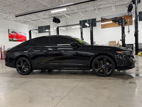 Used 2025 Honda Accord Sport image 8