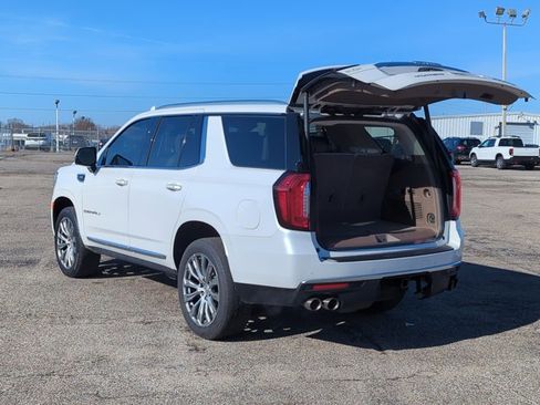 Used 2021 GMC Yukon Denali w/ LPO, Illumination Package image 7