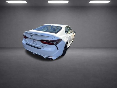 Used 2024 Toyota Camry SE FWD image 14