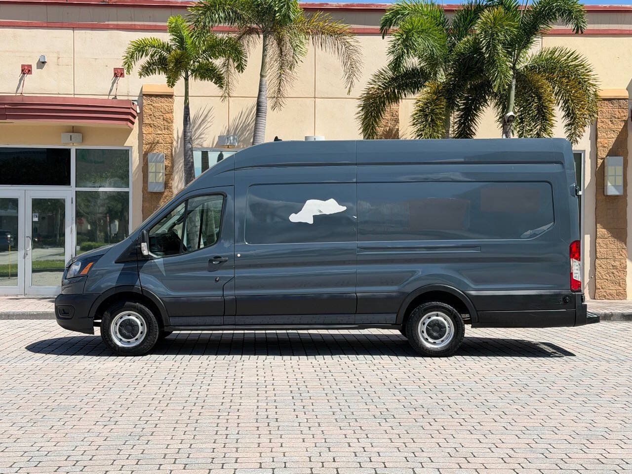 Used 2020 Ford Transit 250 148 High Roof Extended RWD image 3