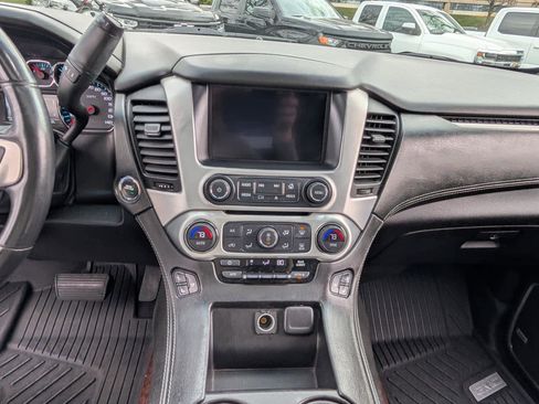 Used 2019 GMC Yukon XL SLT image 18