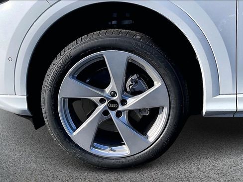 New 2025 Audi Q5 Premium Plus image 13