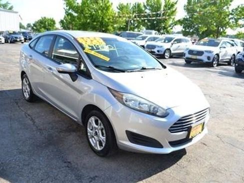 Used 2016 Ford Fiesta SE FWD image 4