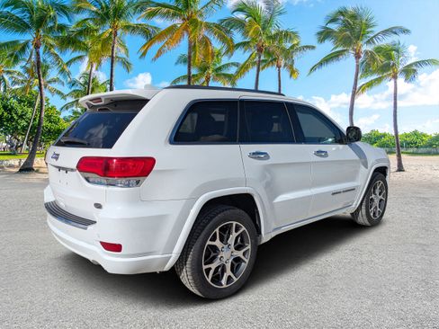 Used 2020 Jeep Grand Cherokee Overland image 3