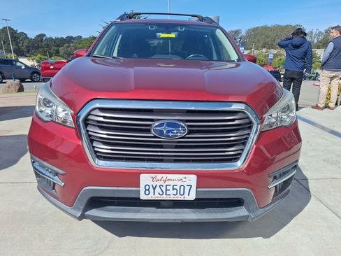 Used 2019 Subaru Ascent Premium image 2