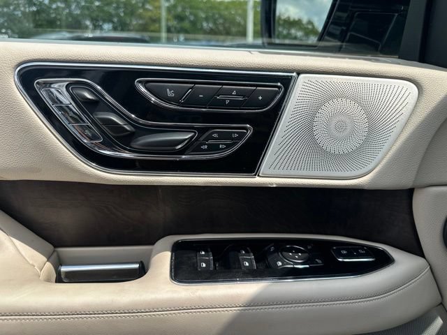 Used 2018 Lincoln Navigator Reserve w/ Technology Package AWD/4WD image 23