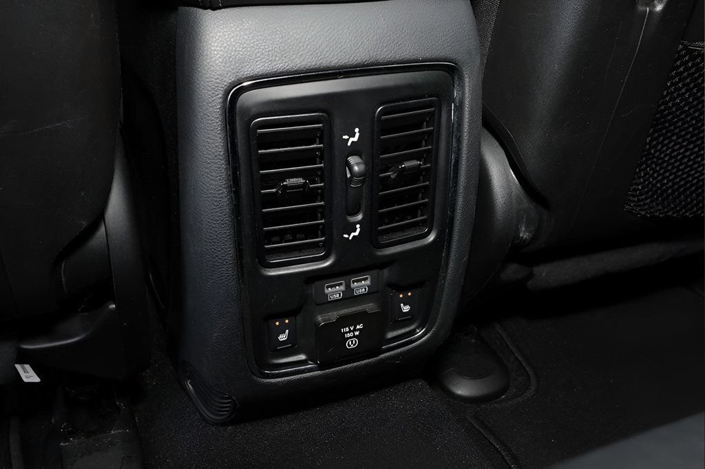 Used 2020 Jeep Grand Cherokee Overland AWD/4WD image 15