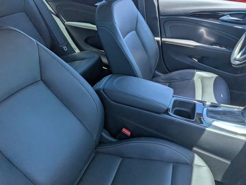 Used 2018 Buick Regal Essence image 10