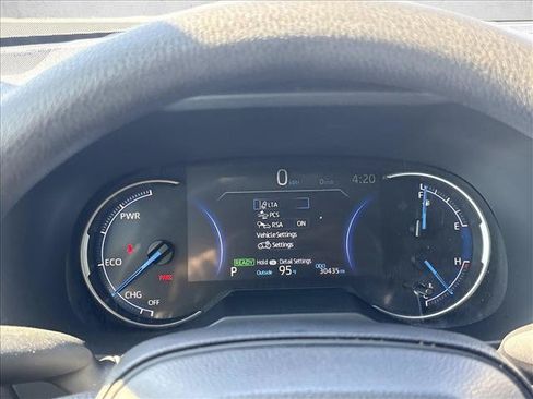 Used 2025 Toyota RAV4 LE AWD/4WD image 13