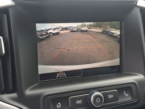 Used 2024 GMC Terrain SLE w/ Driver Convenience Package AWD/4WD image 17