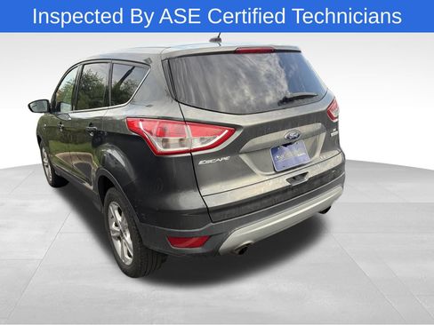 Used 2016 Ford Escape SE FWD image 2