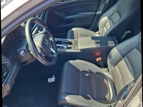 Used 2019 Honda Accord Sport image 7