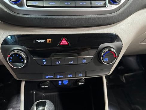 Used 2018 Hyundai Tucson SE AWD/4WD image 18