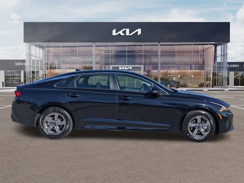 Used 2023 Kia K5 LXS image 3