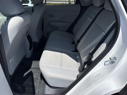 Used 2025 Hyundai Kona SEL AWD/4WD image 28