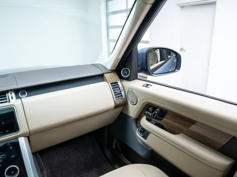 Used 2019 Land Rover Range Rover Supercharged AWD/4WD image 11