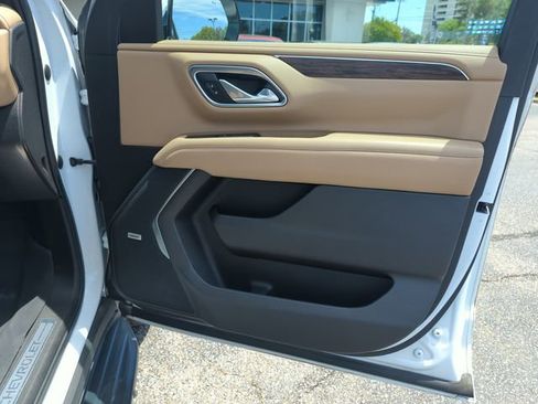 Used 2021 Chevrolet Suburban Premier w/ Premium Package RWD image 36