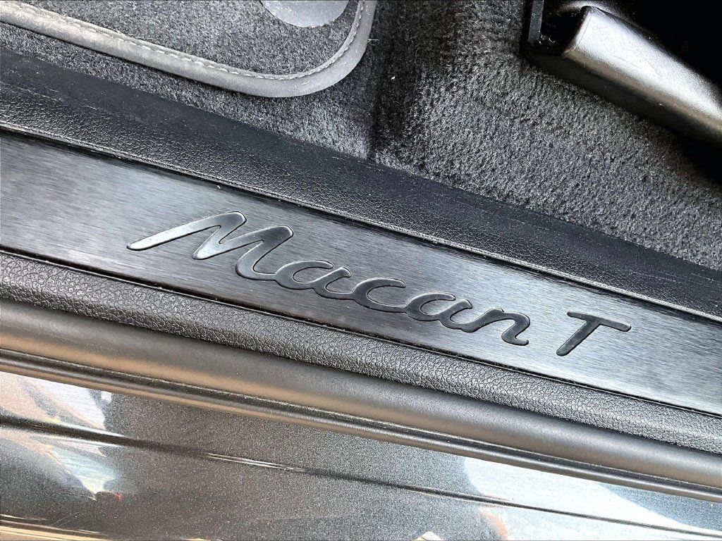 Certified 2023 Porsche Macan Turbo AWD/4WD image 34