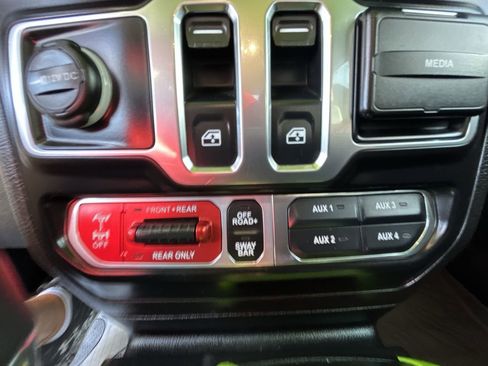 Used 2021 Jeep Wrangler Rubicon image 30