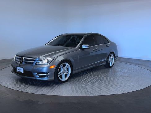 Used 2013 Mercedes-Benz C 250 Sedan image 4