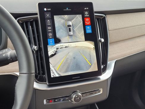 Certified 2025 Volvo XC90 T8 Plus image 24