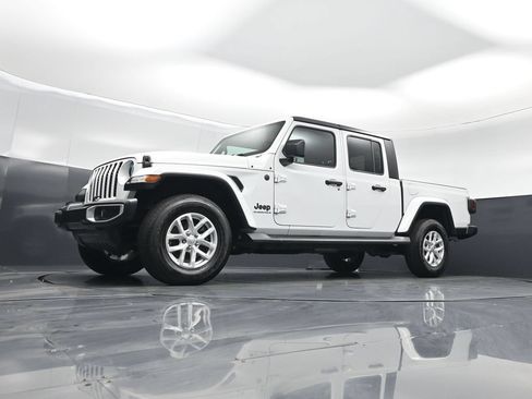 Used 2023 Jeep Gladiator Sport AWD/4WD image 38