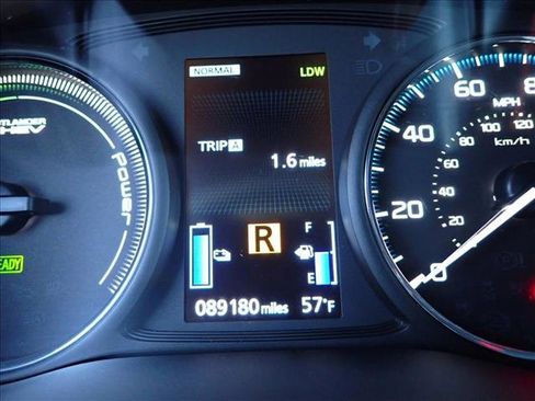 Used 2020 Mitsubishi Outlander SEL image 24