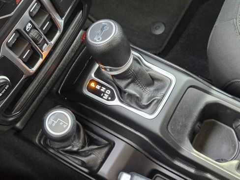 Used 2018 Jeep Wrangler Unlimited Sport S image 18