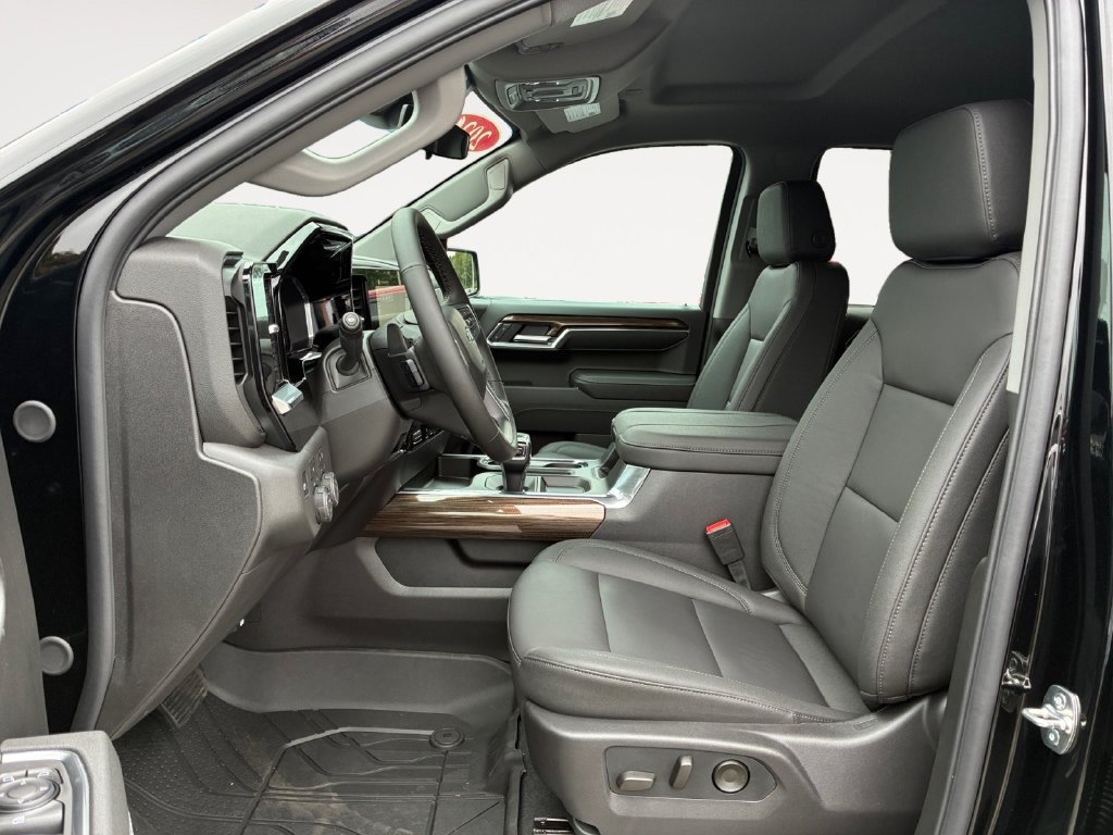 New 2026 Chevrolet Silverado 1500 RST w/ RST All Star Premium Package AWD/4WD image 9