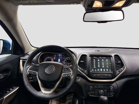 Used 2018 Jeep Cherokee Limited w/ Technology Group AWD/4WD image 24